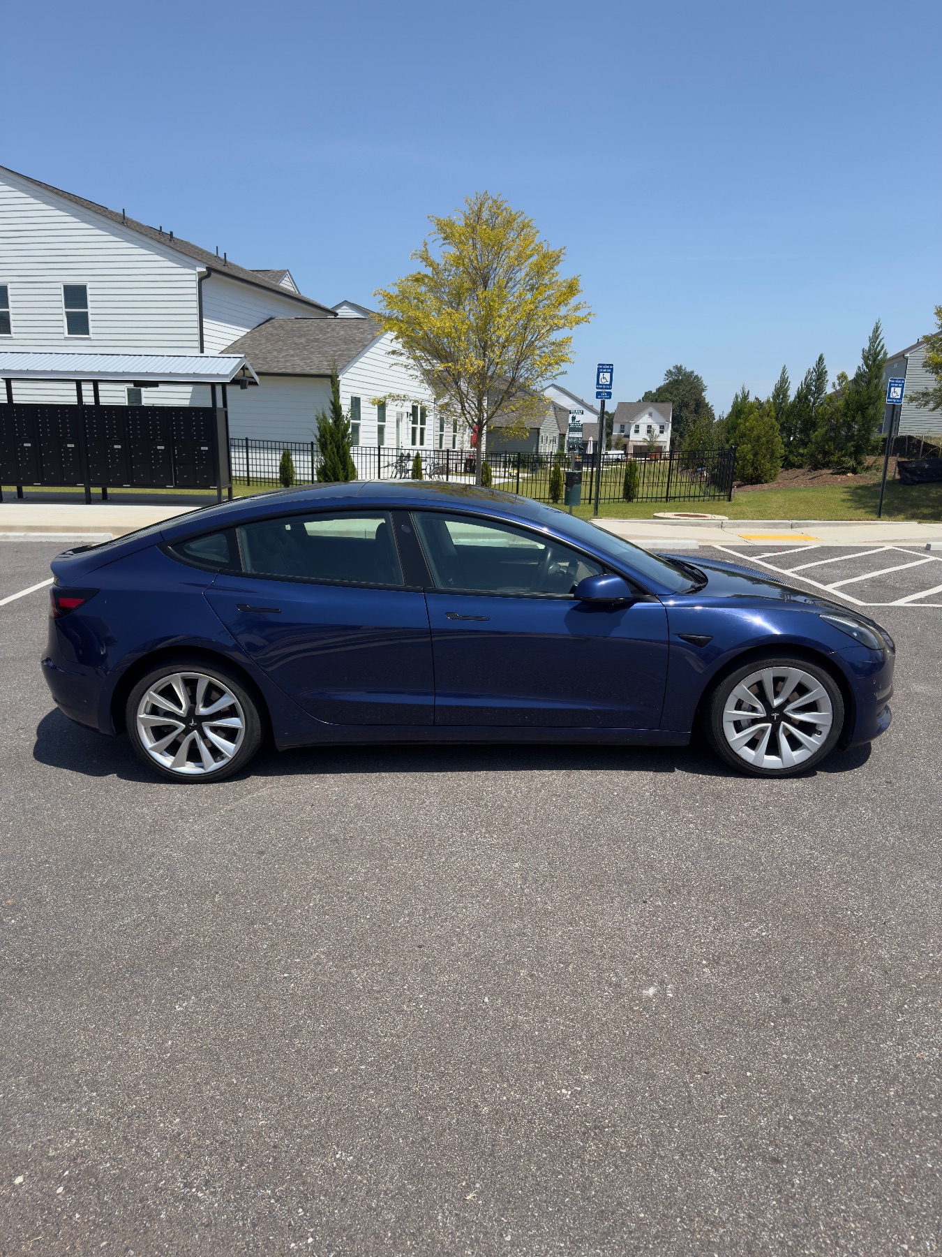 2022 Tesla Model 3 Standard Range Sedan 4D